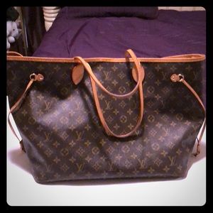 Authentic LV never full handbag💜💜💜